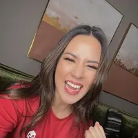 Raisa Kenakan Jersey Timnas Indonesia untuk Mendukung Tim Sepak Bola di Final AFF 2021/dok. Twitter Raisa