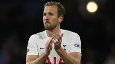 Striker Tottenham Hotspur, Harry Kane siap menggusur Frank Lampard di posisi ke-5 usai menggantikan posisi Thierry Henry di tangga ke-6 top skor sepanjang masa Liga Inggris. Rekor 176 gol Harry Kane hanya berjarak satu gol dari milik Frank Lampard dengan 177 gol. (AFP/Daniel Leal)