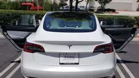 Gara-Gara Warna yang Tidak Sesuai, Tesla Dikomplain Konsumen