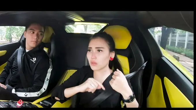 [Bintang] Ayu Ting Ting- Boy William