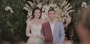 Dilamaran Raditya Dika, Irfan Hakim selain menjadi tamu juga menjadi pembaca pantun adat.