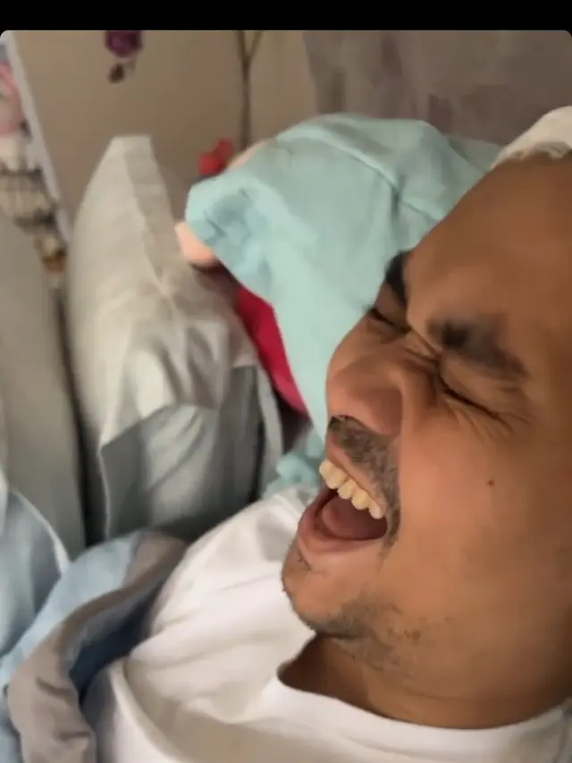 Indra Bekti dijenguk rekan artis di rumahnya (Foto: Instagram dhila_bekti)