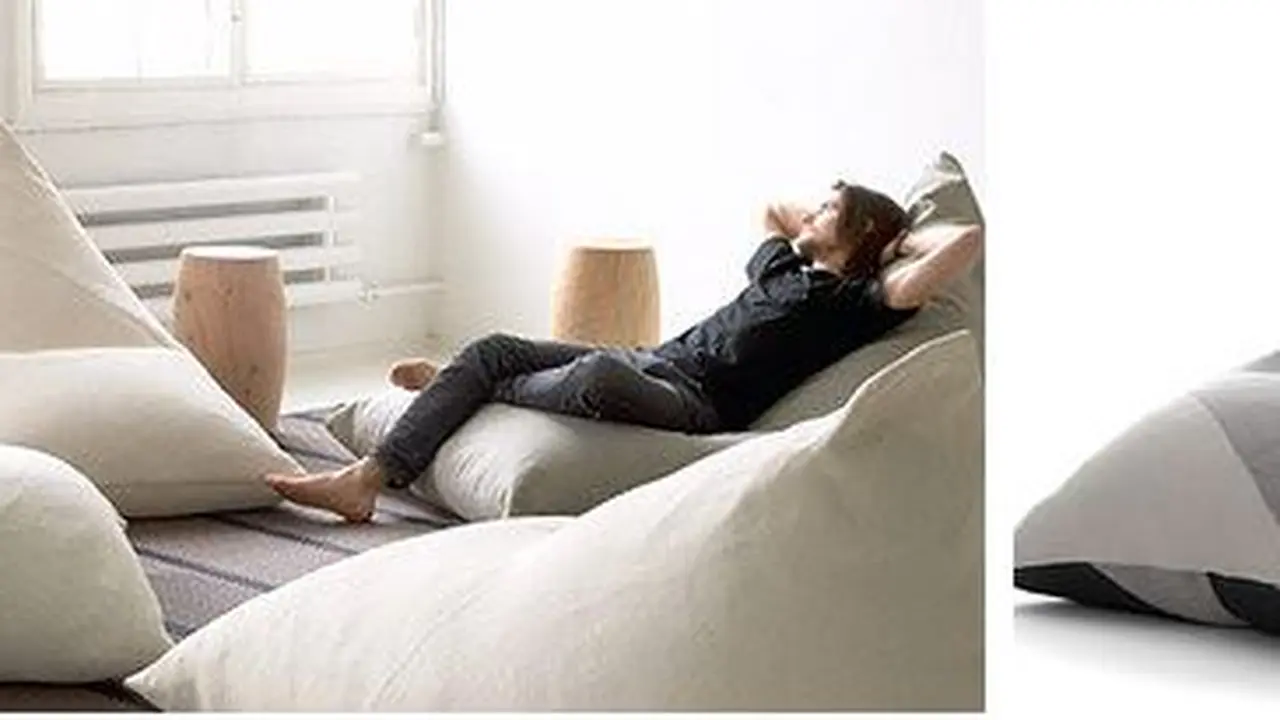 Sofa Nyaman Sebagai Teman Tidur Siang