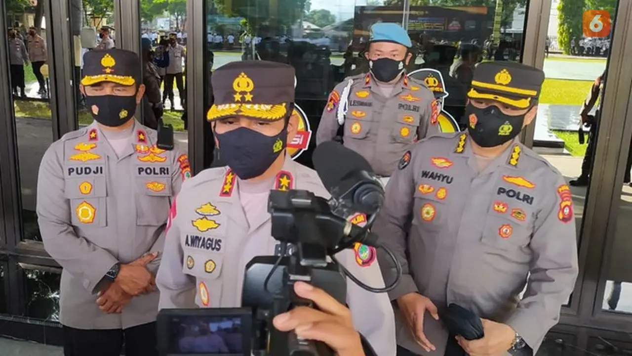 Kapolda GorontaloIrjen Pol. Akhmad Wiyagus saat diwawancarai, Rabu (19/01/2022). (Arfandi/Liputan6.com)