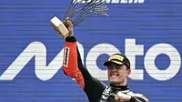 Manuel Gonzalez, rider yang saat ini sedang memimpin klasemen Moto2 2025. (LOIC VENANCE / AFP)