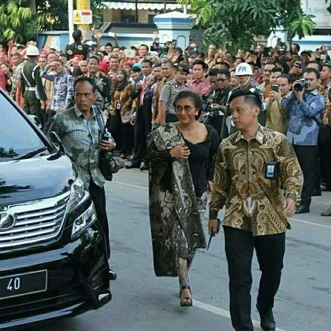 Susi Pudjiastuti, Menteri Kelautan dan Perikanan. (Sumber foto: aaggoyy/instagram)