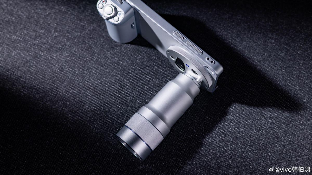 Resmi, Ini Spesifikasi Kamera Vivo X300 Ultra dengan 3 Sensor Utama