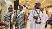 Cerita di Balik Suara Merdu Pelantun Selawat yang Sambut Jemaah Haji Indonesia dengan Hangat