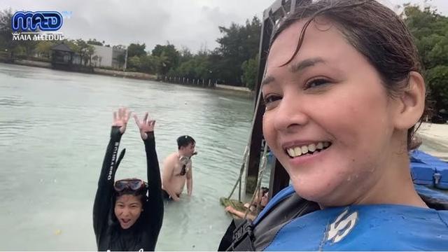 6 Momen Maia Estianty Liburan Bareng Mey Chan dan Richard Kyle, Kehujanan di Tengah Laut