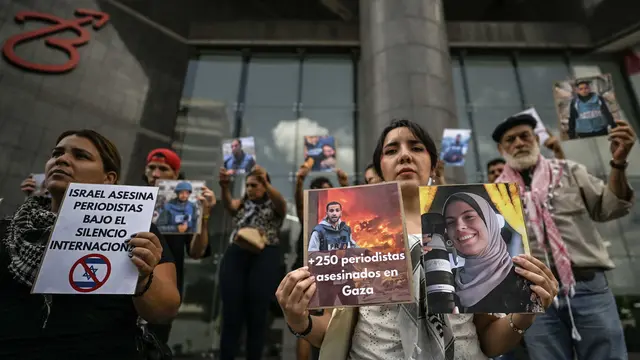 Aksi Unjuk Rasa Kecam Serangan Israel yang Tewaskan Jurnalis Al Jazeera di Gaza