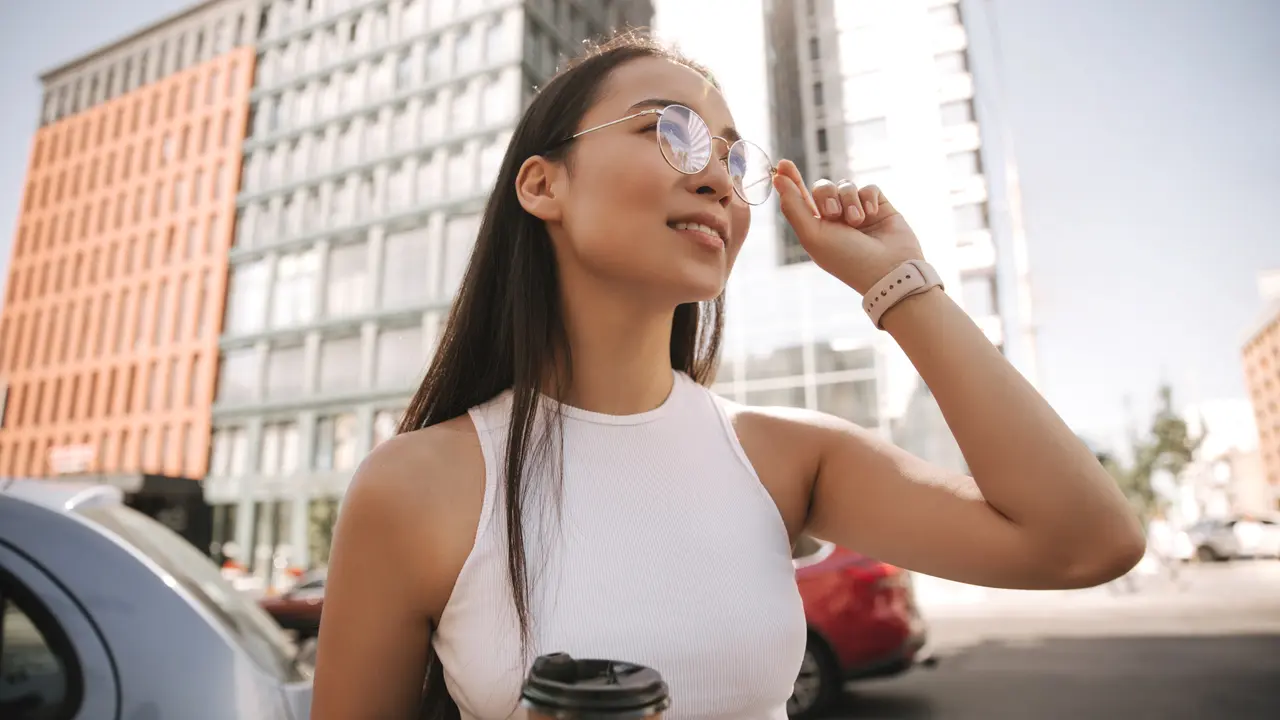 wanita april urusan lancar