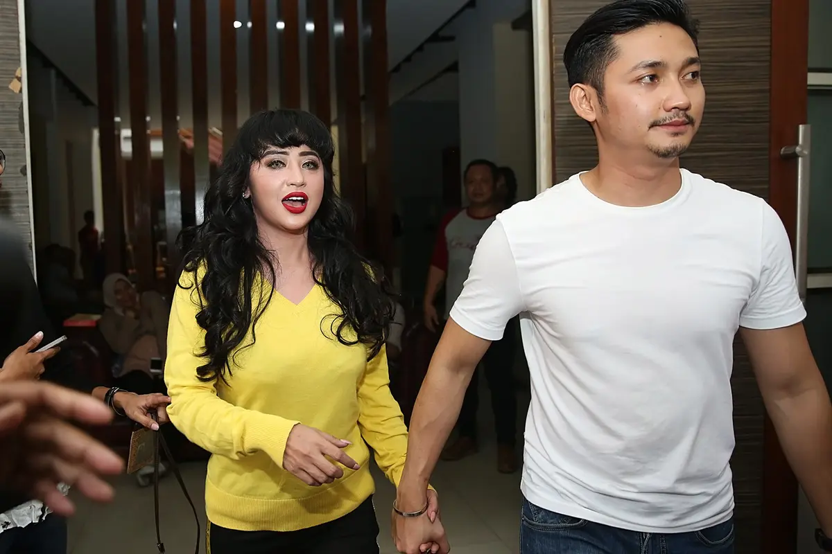 [Bintang] Dewi Perssik
