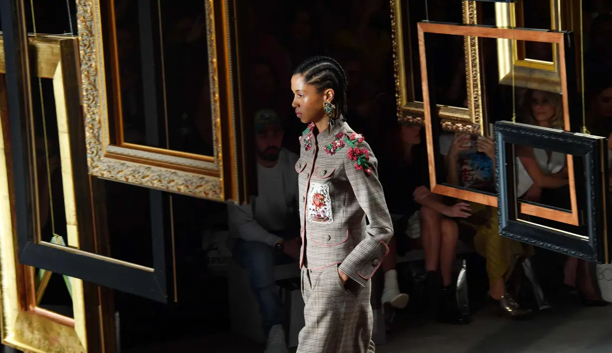 FOTO: Para Model Seksi Ramaikan Sao Paulo Fashion Week - Foto Liputan6.com