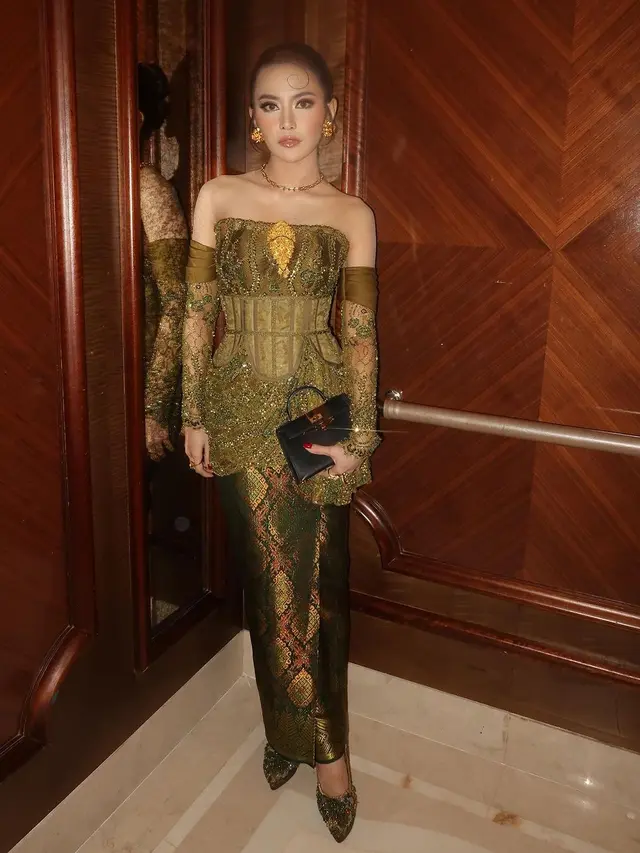 8 Potret Dualitas Gaya Bridesmaid Aaliyah Massaid di Momen Akad Nikah dan Resepsi, Mahalini hingga Alyssa Daguise Elegan Berkebaya