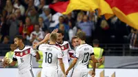 Pemain Jerman melakukan selebrasi usai jebol gawang Polandia (Reuters)