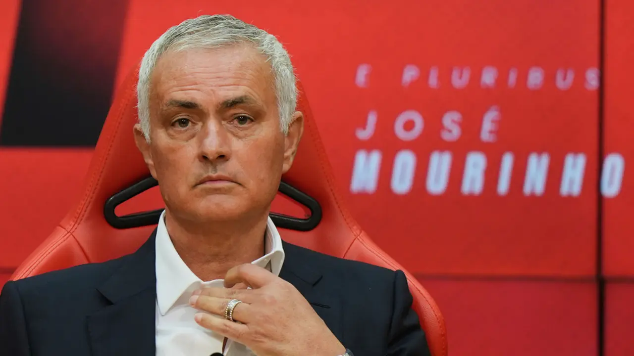 Foto: Rui Costa Sambut Hangat Kembalinya Jose Mourinho Melatih Benfica