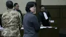 Meimei alias Memi menjalani sidang perdana di Pengadilan Tipikor, Jakarta, Selasa (8/11). Memi  bersama Xaveriandy diduga melakukan penyuapan kepada Irman Gusman untuk distribusi gula import di Sumatera Barat. (Liputan6.com/Johan Tallo)
