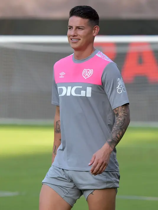 James tidak memiliki klub sejak mengakhiri kontraknya di Sao Paulo pada musim panas ini. Ia bergabung ke Los Franjirrojos dengan status bebas transfer. (FOTO: instagram.com/rayovallecano/)