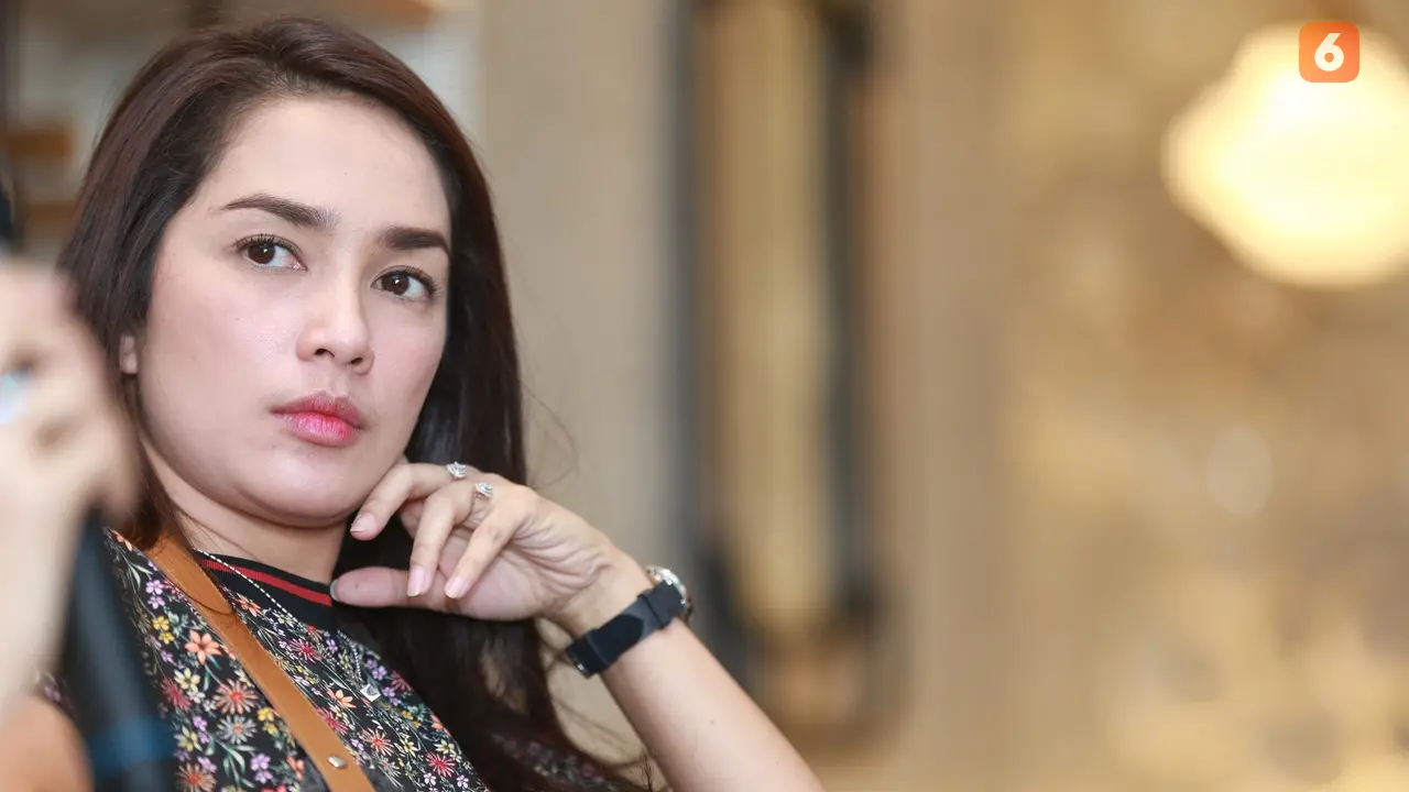 [Bintang] Ussy Sulistiawaty
