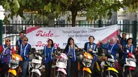 Diikuti 20 lady bikers pengguna TVS Dazz, peserta melakukan konvoi dari Bentara Budaya Jakarta menuju Senayan Golf Driving Range