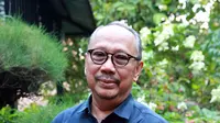 Artis Kawakan: Ebiet G. Ade, Pencetak Lagu Bertema Musibah dan Bencana yang Sarat Renungan