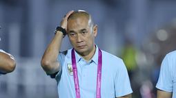 Pelatih Timnas Indonesia U-17, Kurniawan Dwi Yulianto saat laga Grup A Piala AFF U-17 2026 melawan Vietnam di Stadion Gelora Delta Sidoarjo, Sidoarjo, Jawa Timur, Minggu (19/04/2026). (Bola.com/M Iqbal Ichsan)