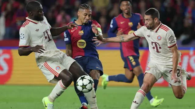 Rapinha Hattrick, Barcelona Bungkam Bayern Munchen