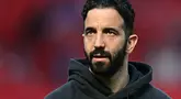 Pelatih Manchester United, Ruben Amorim dalam laga lanjutan Liga Inggris 2024/2025 melawan Wolves di Old Trafford, Inggris, Minggu (20/04/2025) waktu setempat. (AFP/Paul Ellis)