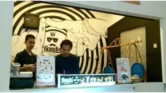Syahputra Kamandanu Sofwan, yang biasa disapa Danu, harus langsung memikul beban sebagai pencari nafkah untuk keluarga setelah sang ayah bangkrut dan meninggal dunia. Demi menyambung hidup keluarganya, Danu pernah mengamen, menjadi sopir, dan menjadi kuli
