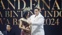 Gelar Miss Mega Bintang Indonesia Jawa Barat 2024 akhirnya jatuh ke tangan Yulinar Fitriani dari Kota Bandung. Ivan Gunawan menghadiri dan menyaksikan. (Foto: Dok. Tim Miss Mega Bintang Indonesia Jawa Barat 2024)