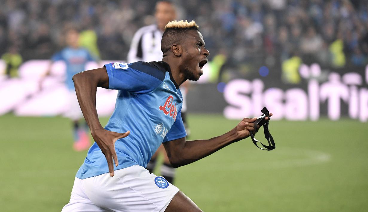 Victor Osimhen sukses menjadi pahlawan sekaligus memastikan Napoli menyegel titel juara Liga Italia musim 2022/2023. (AFP/Andrea Staccioli)