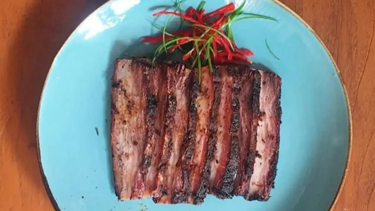 Dimasak Selama 16 Jam, Rahasia Lezatnya Smoked Beef Andalan Smoox by Suguhand