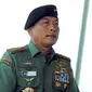 Panglima TNI Jenderal Moeldoko membantah rumor akan adanya penggagalan pelantikan Presiden dan wakil Presiden terpilih Jokowi-JK pada 20 Oktober mendatang, Jakarta, Selasa (14/10/2014) (Liputan6.com/Faisal R Syam)
