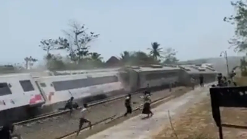 PT Kereta Api Indonesia (Persero) membenarkan informasi terkait kecelakaan KA Argo Semeru anjlok