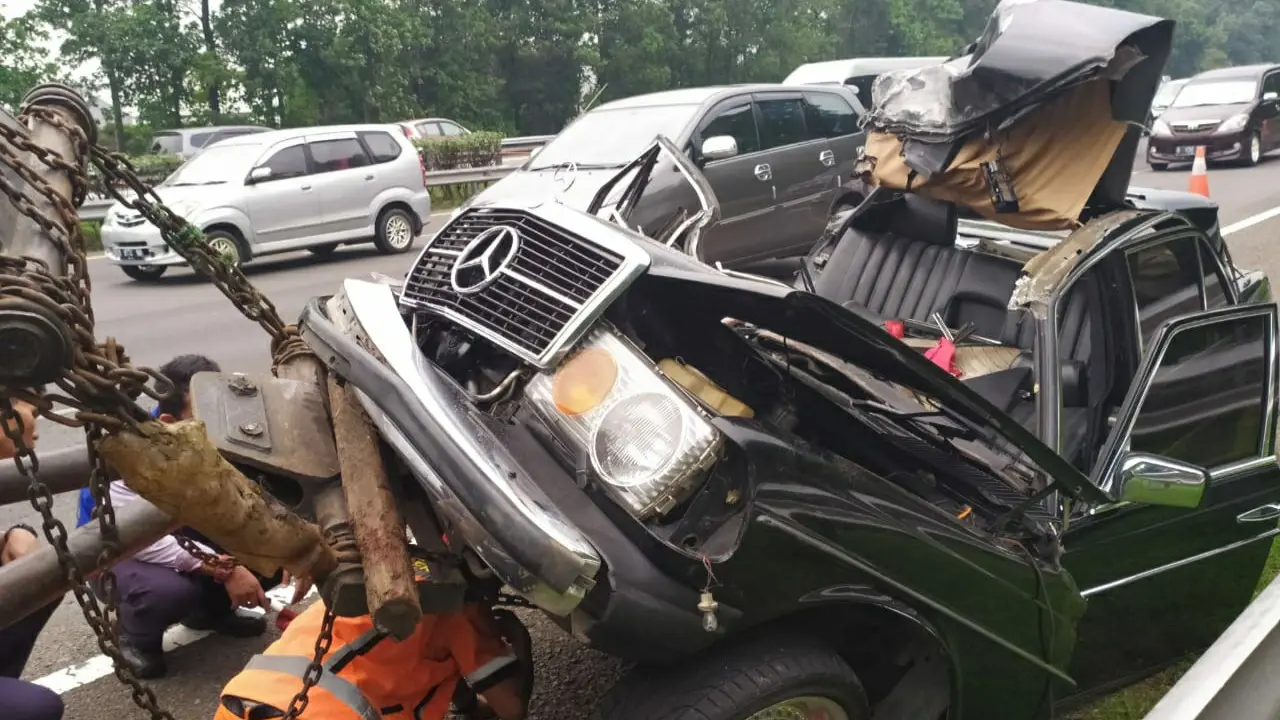 Kecelakaan di Tol Jagorawi