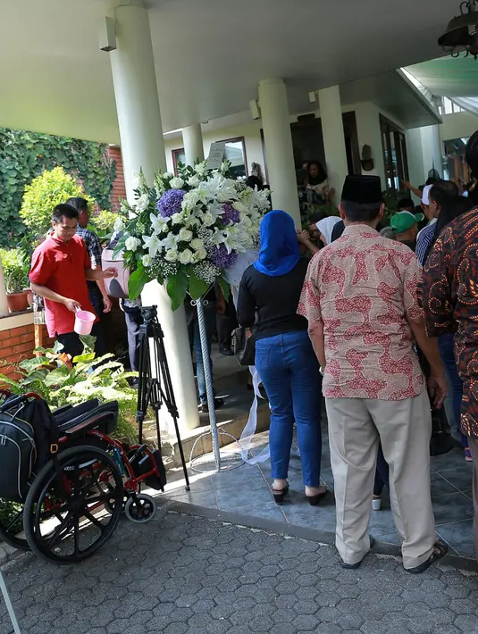 Pada tahun 2007-2009, Adnan Buyung menjabat sebagai anggota Dewan Pertimbangan Presiden (watimpres) bagian Hukum di masa Presiden Susilo Bambang Yudhoyono. (Galih W. Satria/Bintang.com)