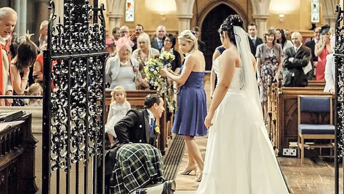 Kepanikan saat mencari cincin | Foto by Alex Stedall/sandystrachan.wordpress