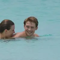 Berbeda dari tahun-tahun sebelumnya, Taylor Swift kini tak membuat pesta di 4 Juli alias hari kemerdekaan Amerika. (People)