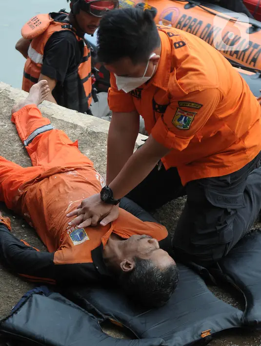 Berdasarkan Prediksi BMKG, potensi musim hujan dan banjir rob di wilayah Jakarta bertepatan pelaksanaan Pemilu 2024. (merdeka.com/Imam Buhori)