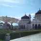 Fasad Masjid Raya Baiturrahman (Liputan6.com/Rino Abonita)