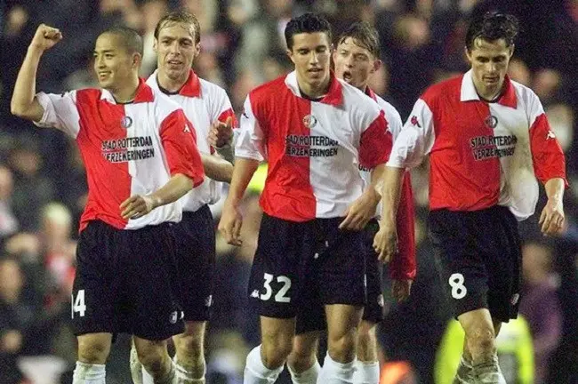 Shinji Ono bersama Robin van Persie ketika membela Feyenoord Rotterdam.