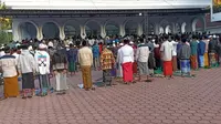 Warga Desa Suger Kecamatan Jelbuk, Jember laksanakan salat Idul Fitri Lebih Awal. (Istimewa)