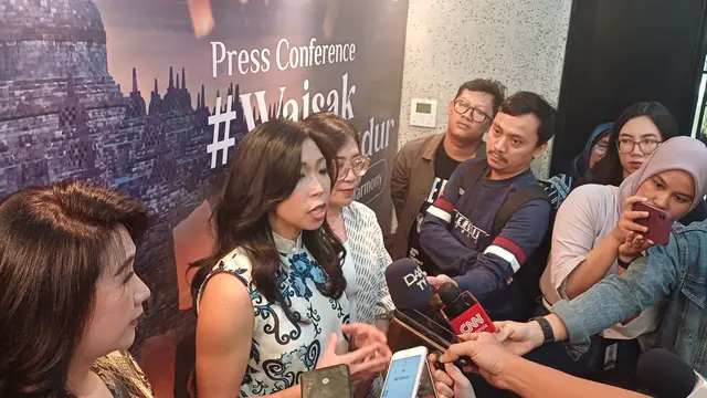 Direktur Pemasaran & Program Pariwisata InJourney Maya Watono konferensi pers perayaan Waisak 2024 di Candi Borobudur di Gedung Sarinah, Jakarta, Rabu (8/5/2024). (Maulandy/Liputan6.com)