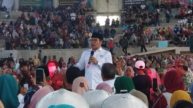 Ketua Umum PKB Muhaimin Iskandar dalam Temu Petani di Dome Stadion Kanjuruhan Malang pada Rabu, 14 September 2022 (Liputan6.com/Zainul Arifin)