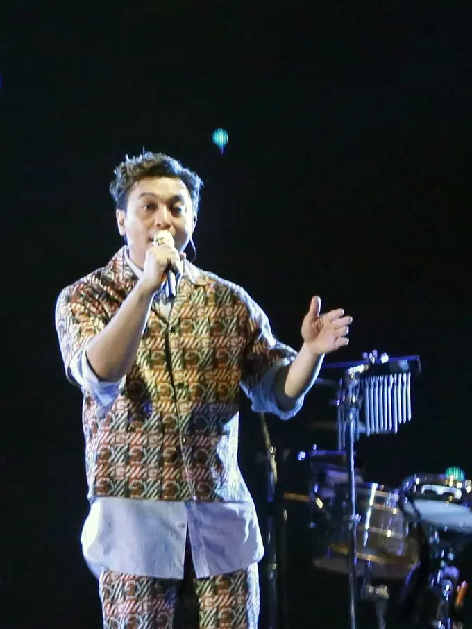 [Fimela] Mario Ginanjar Kahitna Konser New Live Experience