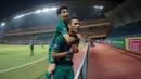 Penyerang Persebaya, Jose Wilkson Teixeira merayakan gol pertama timnya bersama Taisei Marukawa saat melawan Persikabo 1973 dalam laga pekan kedua BRI Liga 1 2021/2022 di Stadion Wibawa Mukti, Cikarang, Sabtu (11/09/2021). Persebaya menang 3-1. (Foto: Bola.com/Bagaskara Lazuardi)