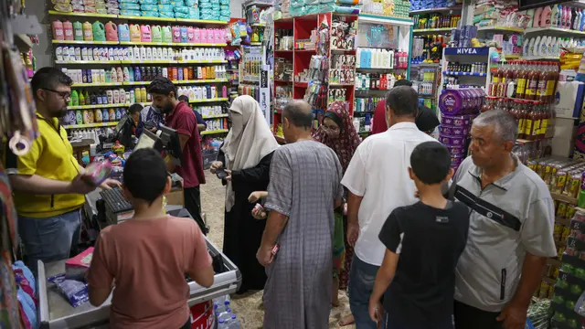 Kehidupan Warga di Tengah Pengepungan Total terhadap Gaza