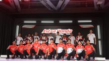 Astra Honda Racing Team mengumumkan susunan 14 pembalap yang akan diterjunkan di ajang nasional dan internasional, pada acara peluncuran tim di Astra Honda Motor Safety Riding and Training Center (AHM-STRC), Deltamas, Kabupaten Bekasi, Sabtu (1/2/2025). (Bola.com/Muhammad Iqbal Ichsan)