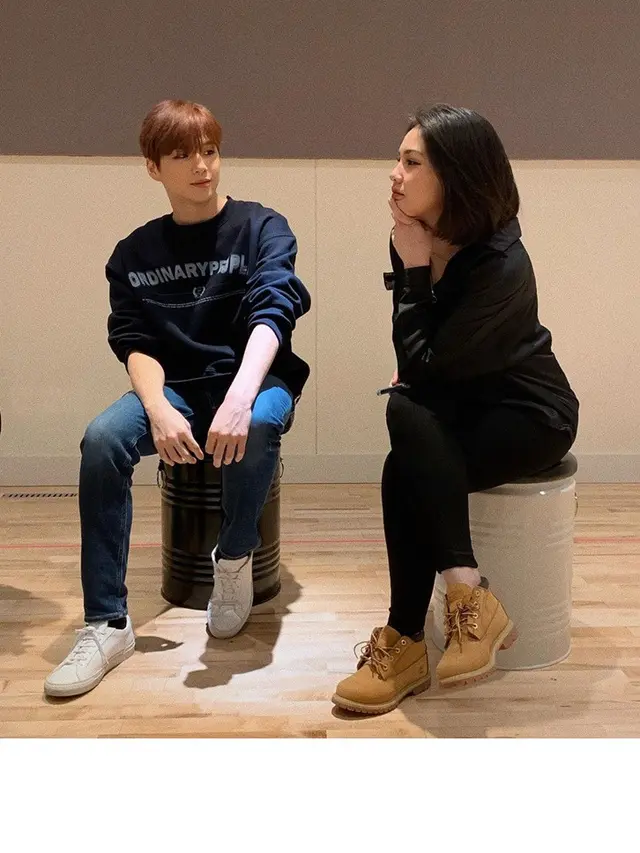 5 Momen Luna Maya dan Vanesha Prescilla saat Interview Kang Daniel, Hebohkan Fans
