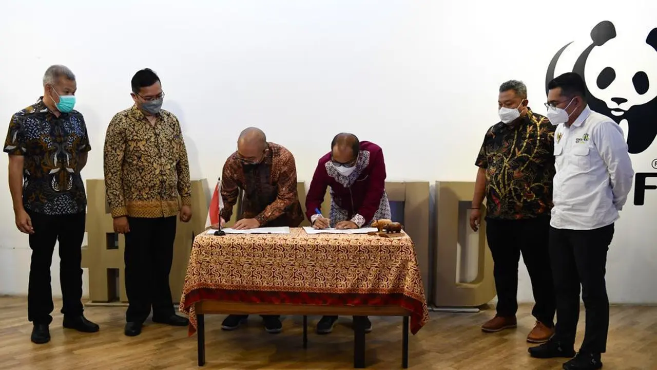 Kementerian Koperasi dan UKM menggandeng World Wide Fund for Nature (WWF) Indonesia guna meningkatkan ekosistem bisnis berkelanjutan dan ekonomi hijau bagi koperasi dan UMKM